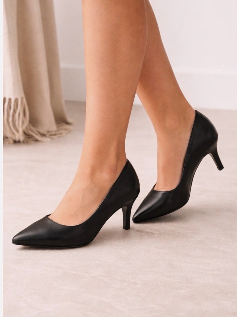 Lane Bryant Classic Black Pointed Toe Pumps. Size 8 W